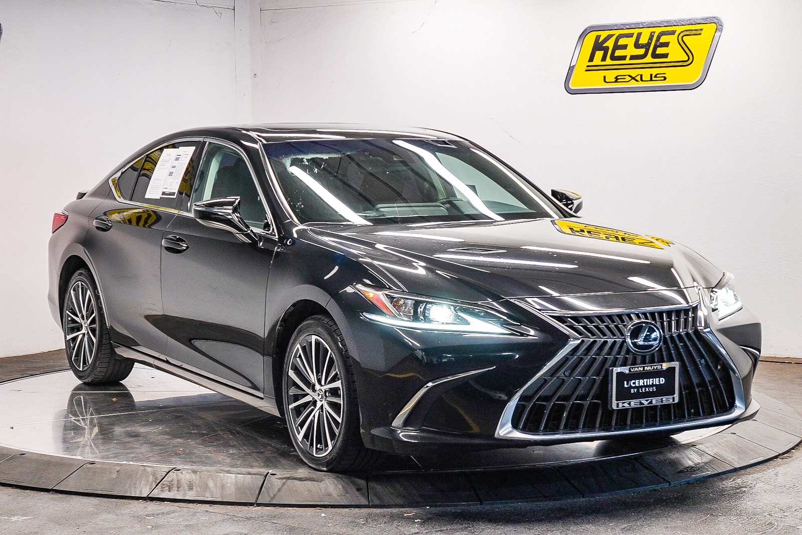 Thumbnail: 2024 Lexus ES - 3