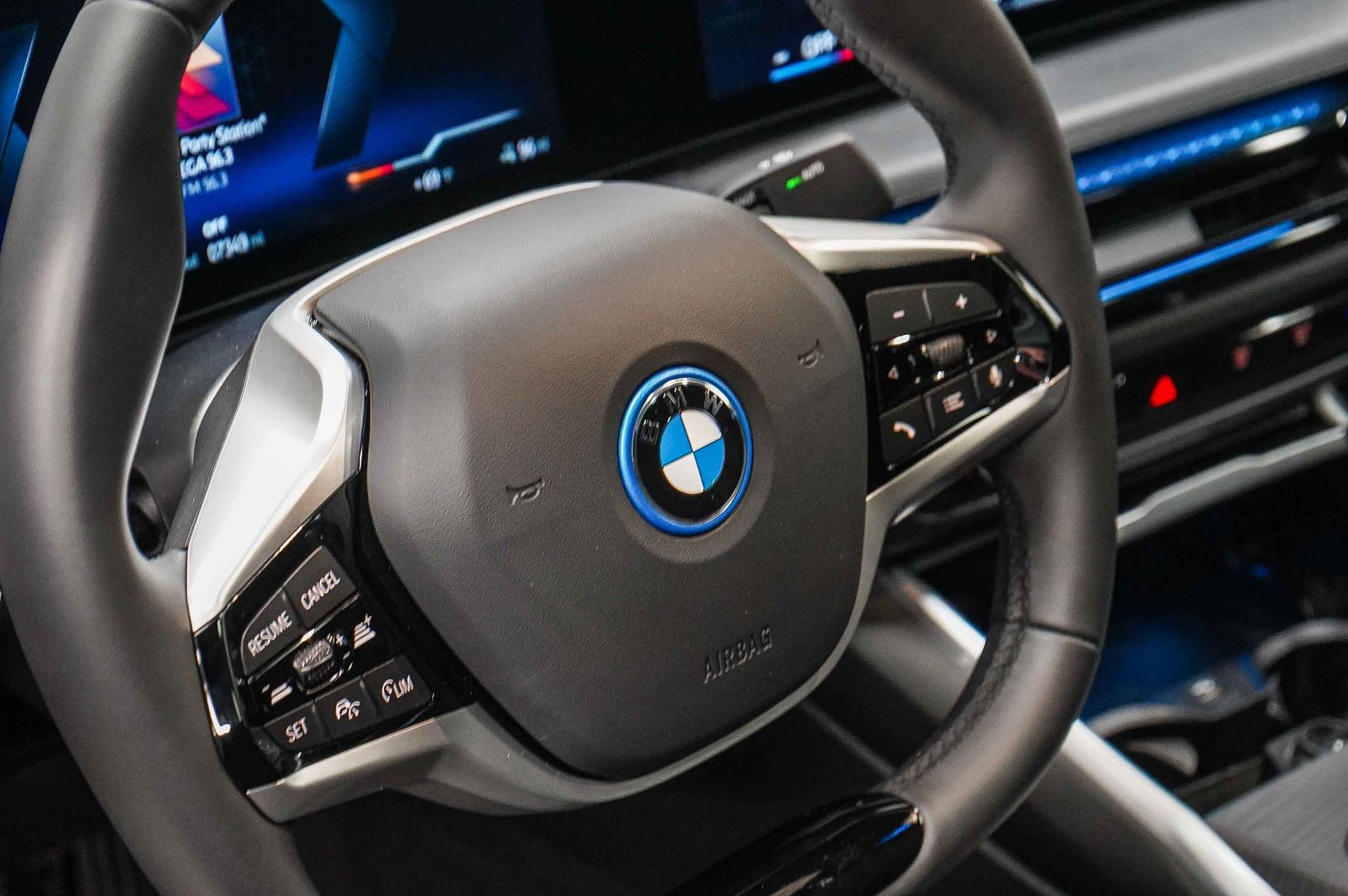 Thumbnail: 2025 BMW i4 - 20
