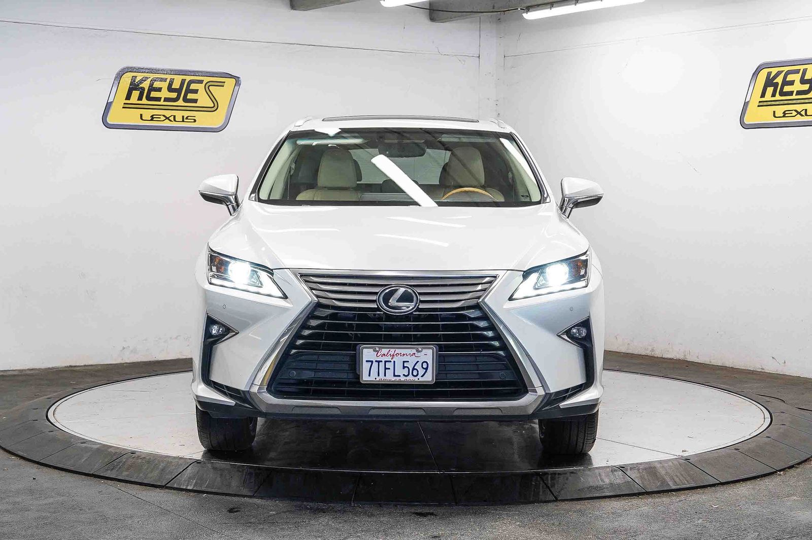 Thumbnail: 2016 Lexus RX - 6