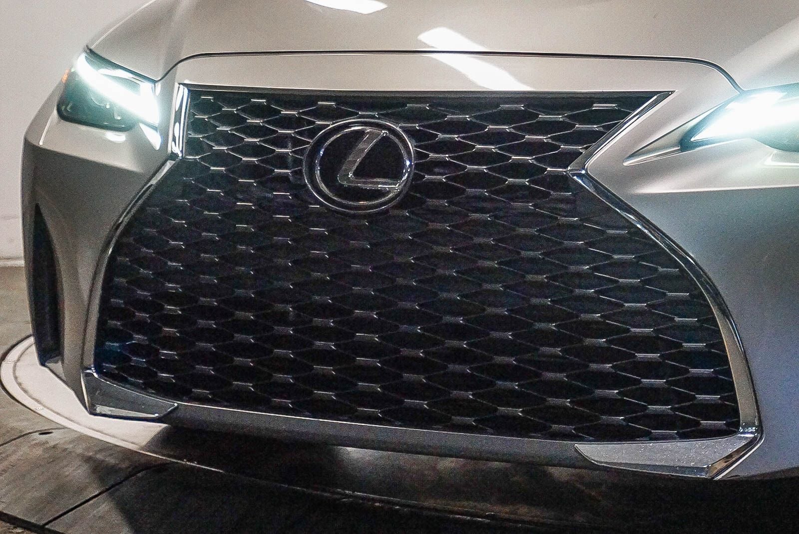 Thumbnail: 2022 Lexus IS - 8