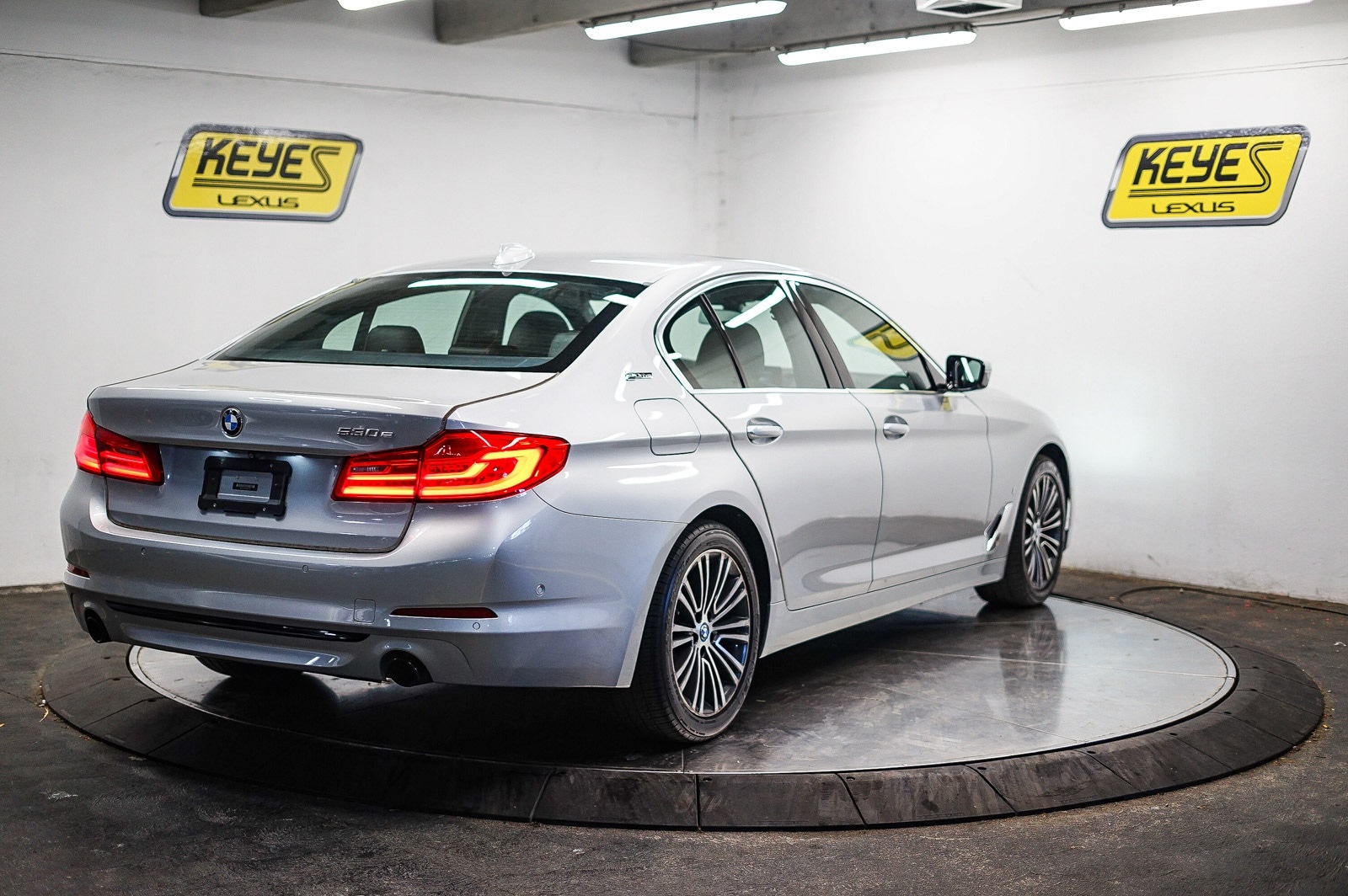 Thumbnail: 2019 BMW 5 Series - 4