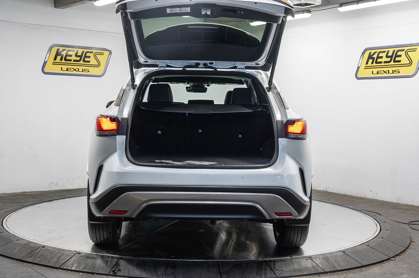 Thumbnail: 2024 Lexus RX - 27