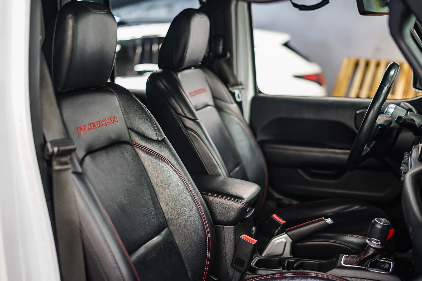 Thumbnail: 2018 Jeep Wrangler - 15