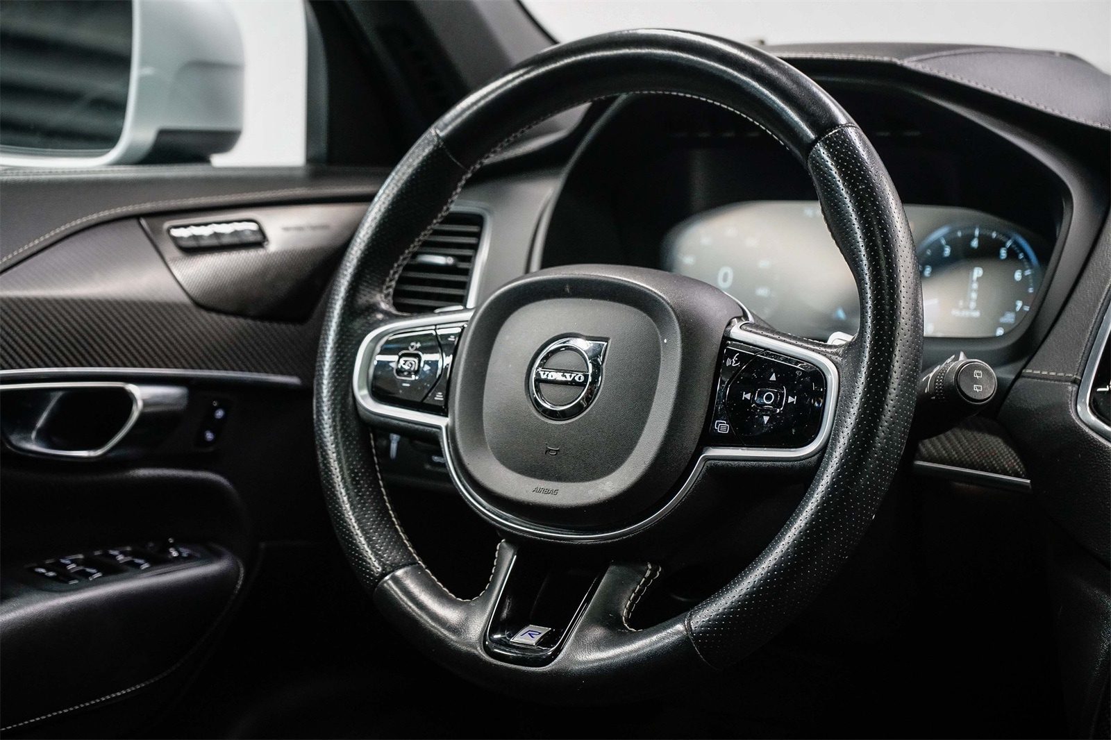 Thumbnail: 2019 Volvo XC90 - 15