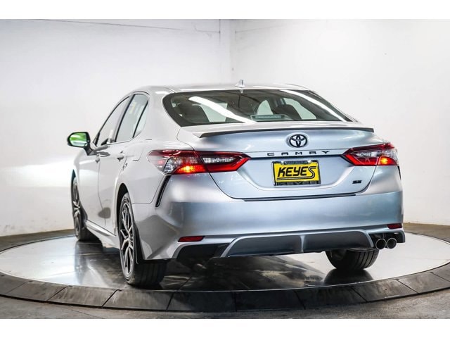 2024 Toyota Camry SE 2