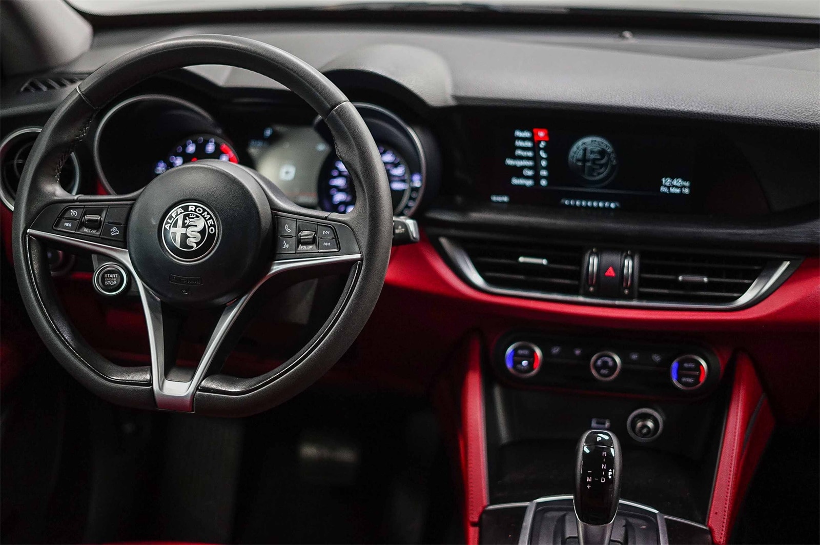 Thumbnail: 2018 Alfa Romeo Stelvio - 11