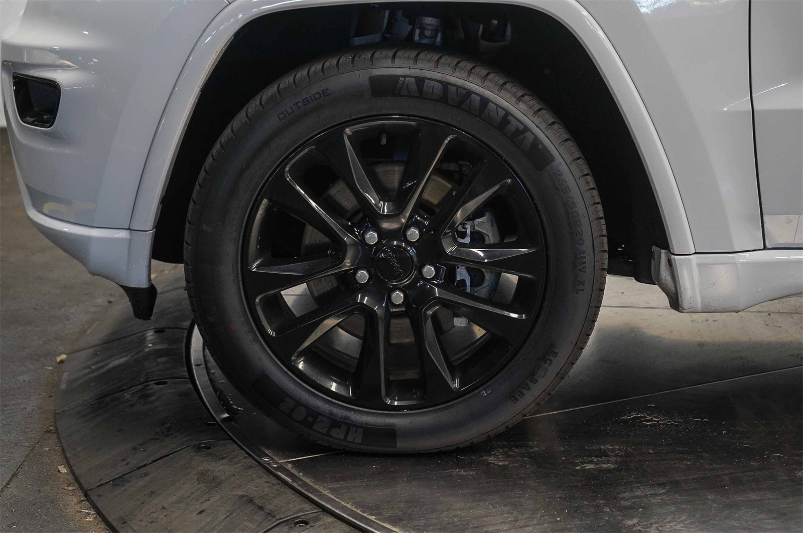 Thumbnail: 2022 Jeep Grand Cherokee - 9