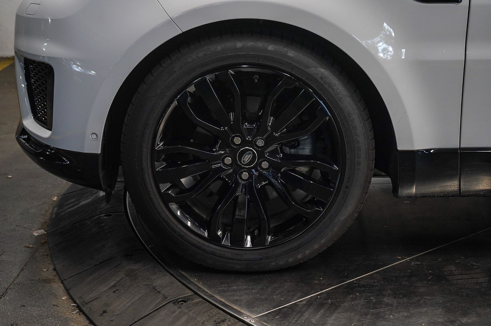 Thumbnail: 2018 Land Rover Range Rover Sport - 9