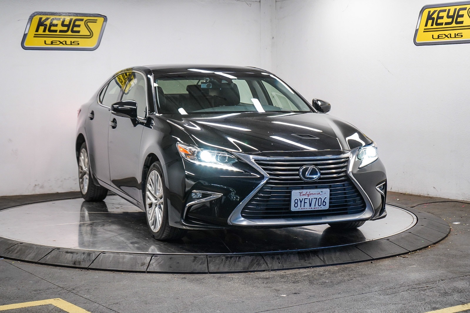 Thumbnail: 2016 Lexus ES - 5