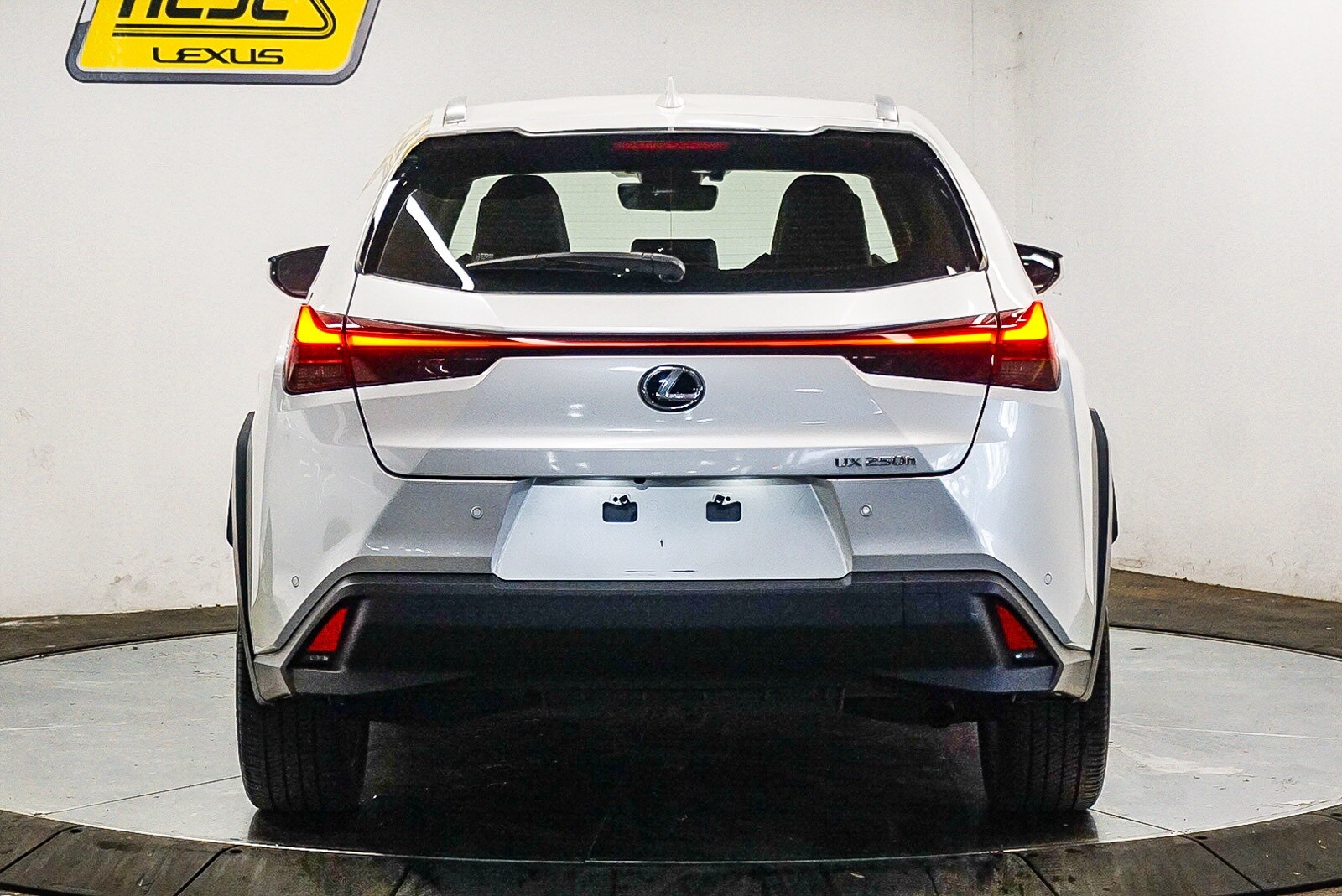 Thumbnail: 2024 Lexus UX - 3