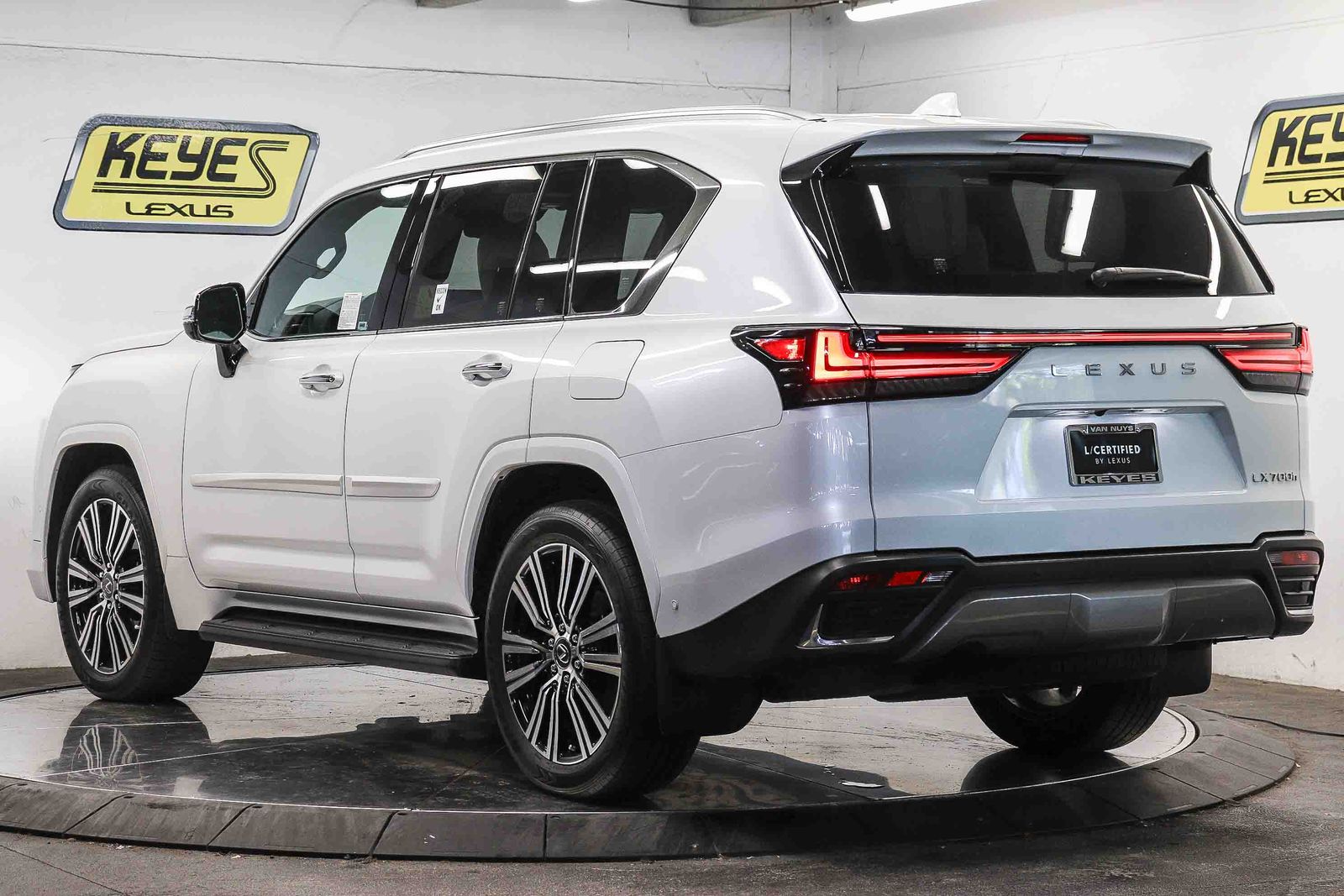 Thumbnail: 2025 Lexus LX - 2