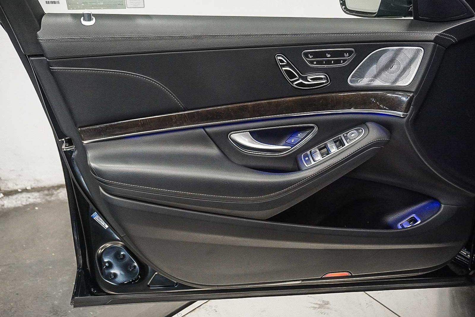 Thumbnail: 2017 Mercedes-Benz S-Class - 23