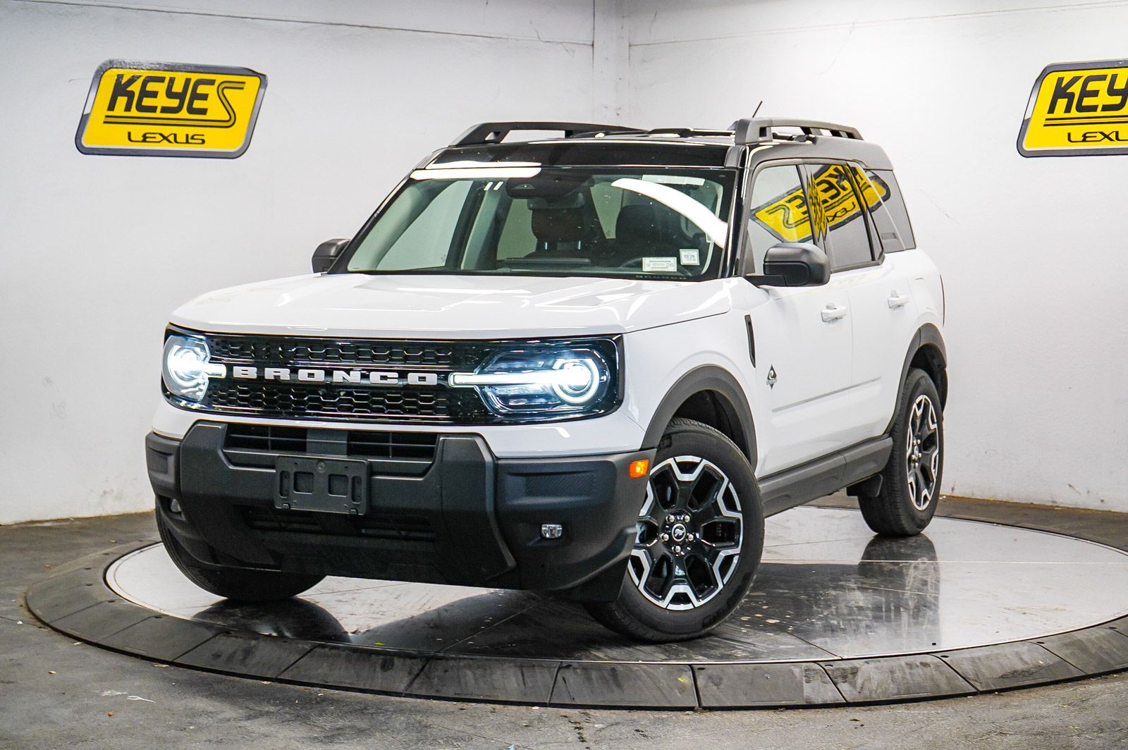 2025 Ford Bronco Sport Outer Banks -
                  Van Nuys, CA