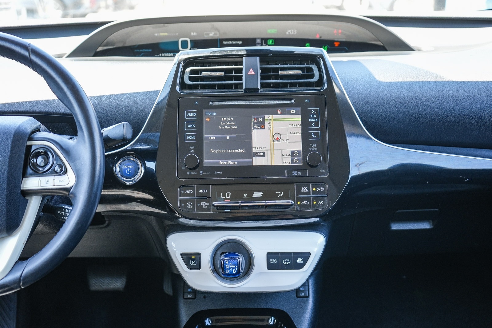 Thumbnail: 2017 Toyota Prius Prime - 16