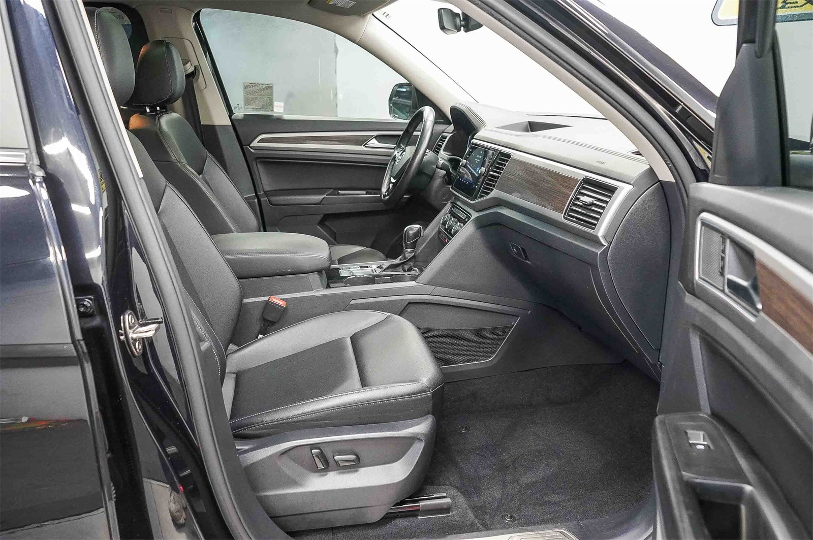 Thumbnail: 2019 Volkswagen Atlas - 17