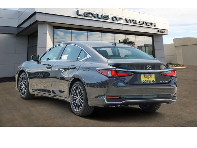 Thumbnail: 2025 Lexus ES - 2