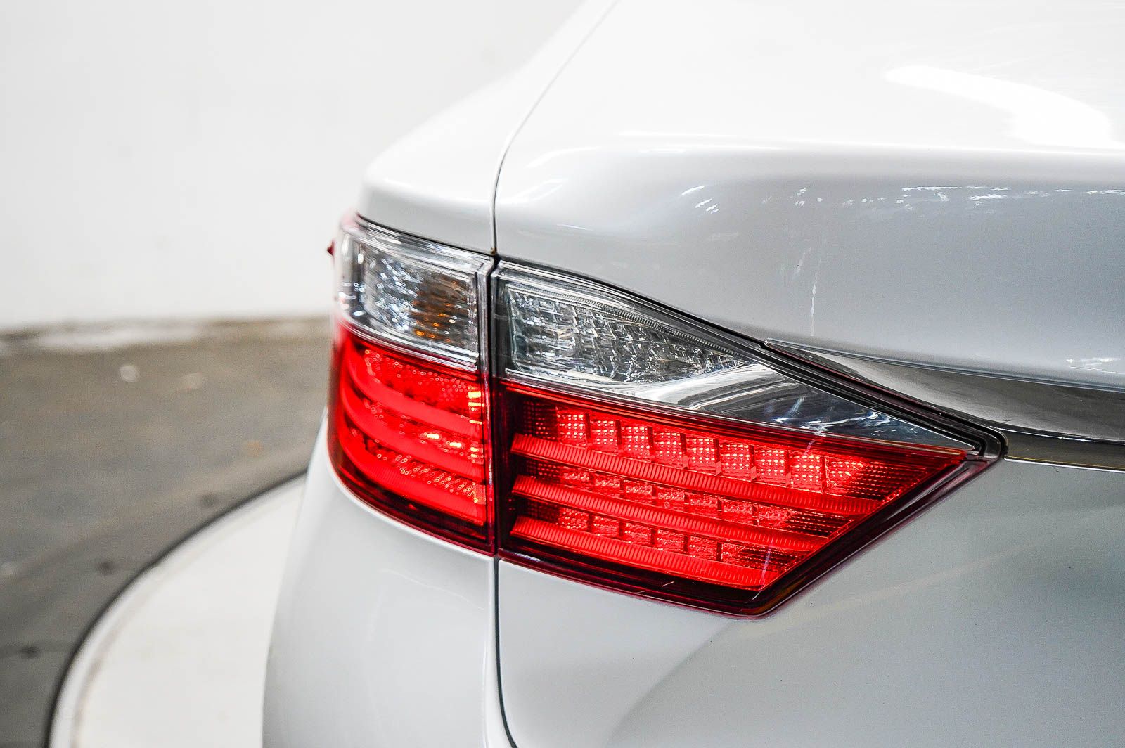 Thumbnail: 2013 Lexus ES - 10