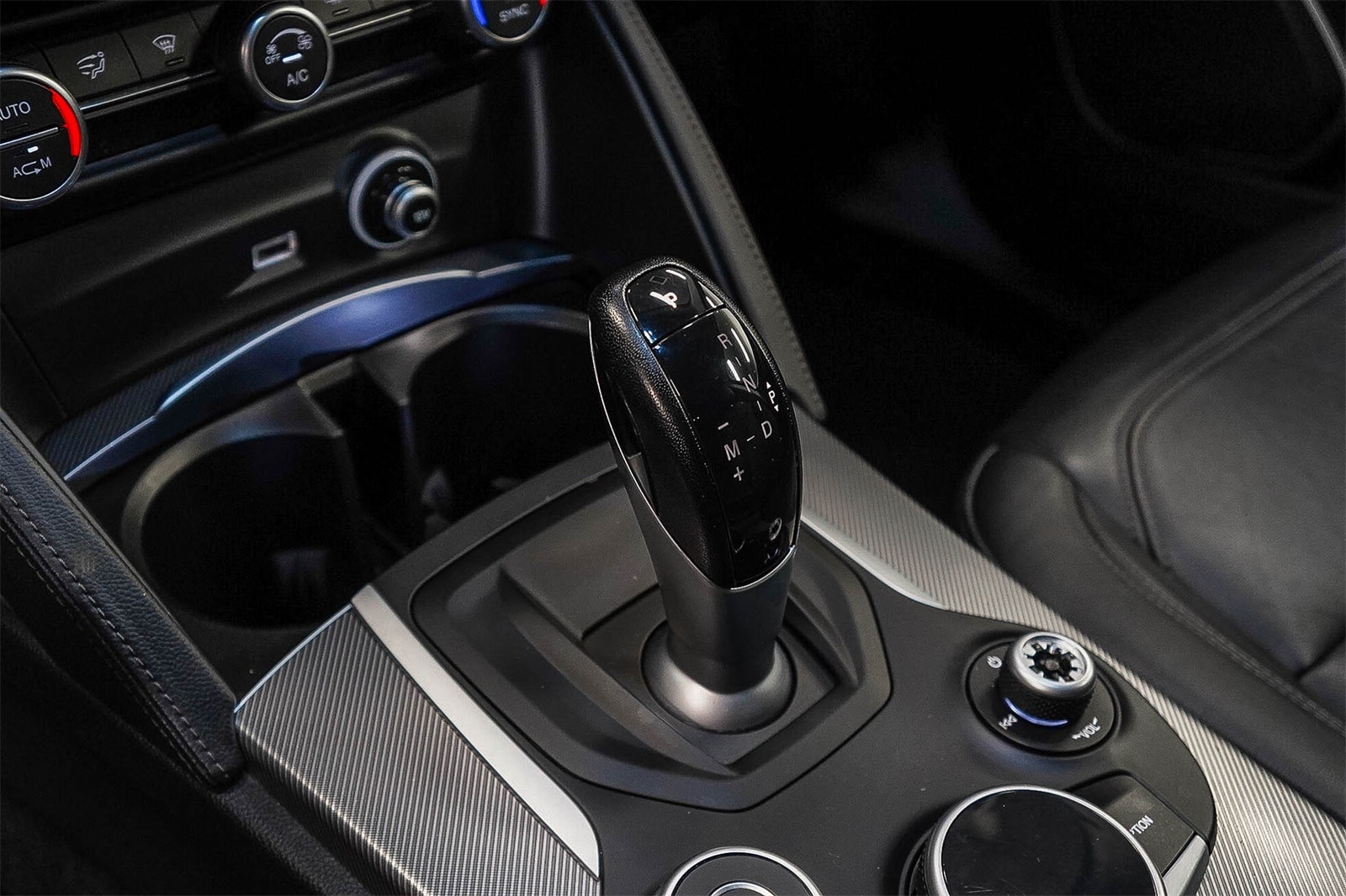 Thumbnail: 2018 Alfa Romeo Stelvio - 21