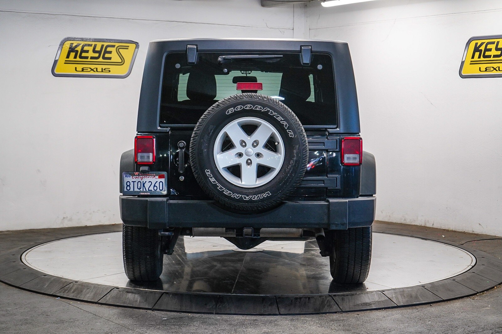 2017 Jeep Wrangler Unlimited Sport photo 3