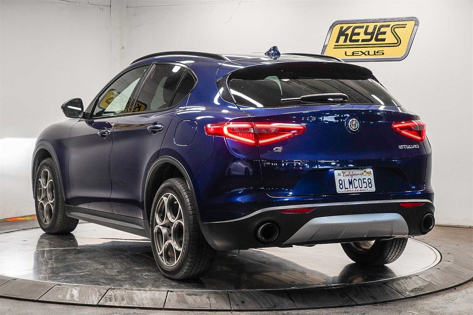 Thumbnail: 2018 Alfa Romeo Stelvio - 6