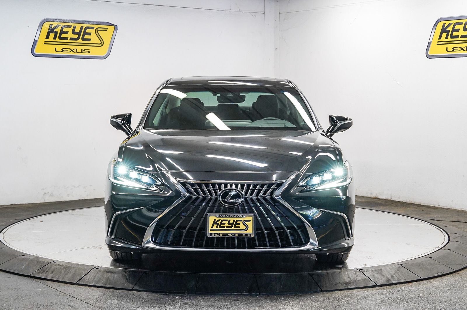 Thumbnail: 2025 Lexus ES - 6