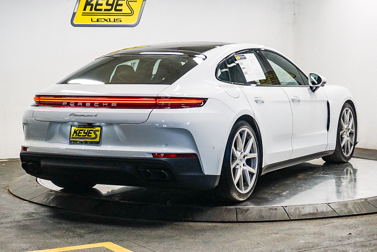 Thumbnail: 2024 Porsche Panamera - 4