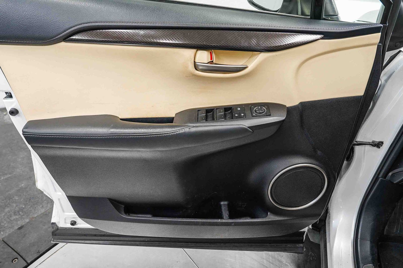 Thumbnail: 2015 Lexus NX - 21