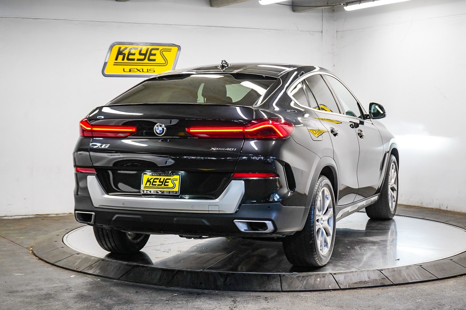 Thumbnail: 2023 BMW X6 - 4