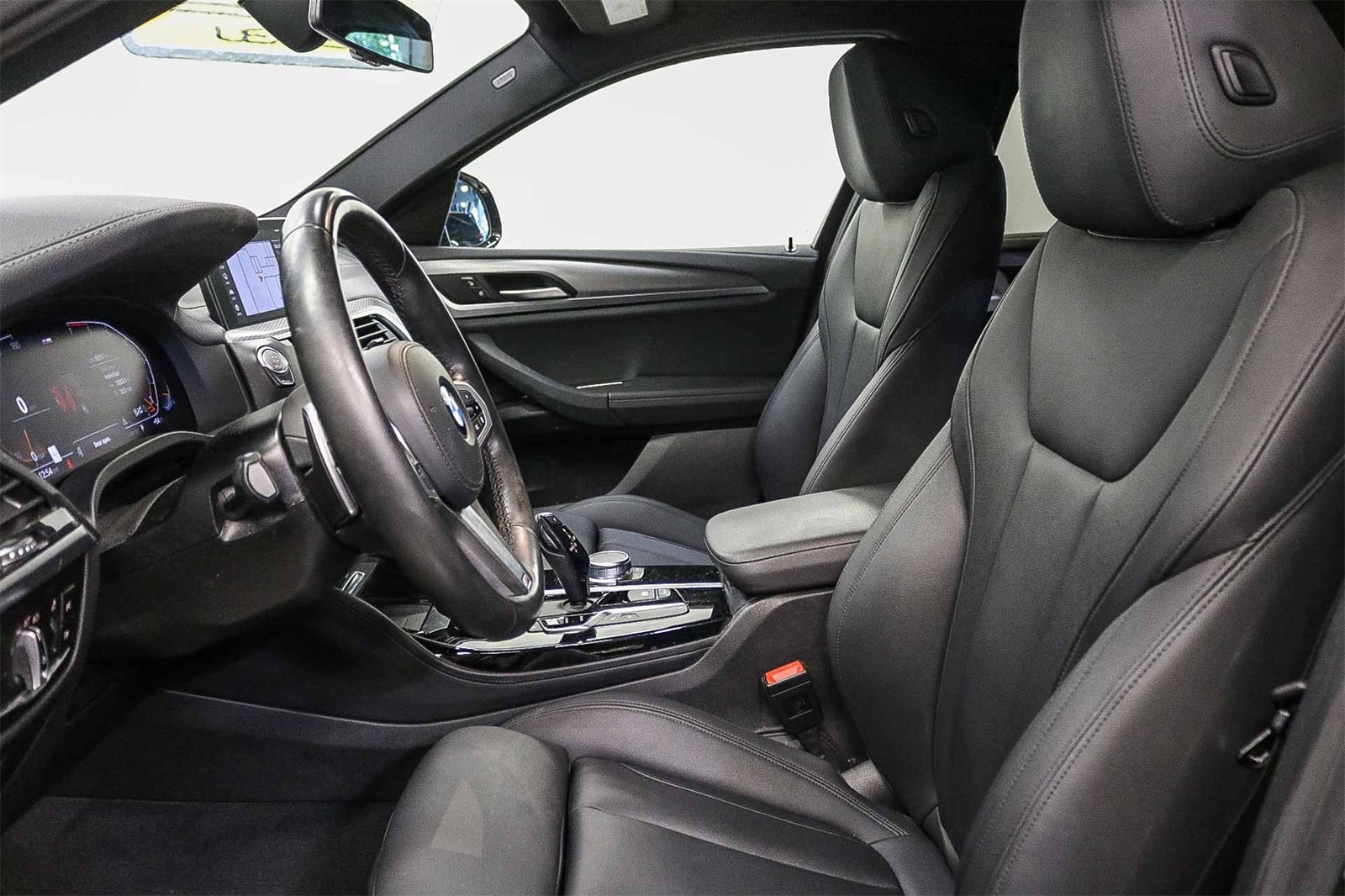 Thumbnail: 2021 BMW X4 - 18