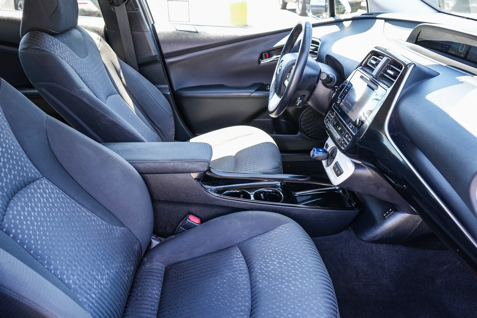 Thumbnail: 2017 Toyota Prius Prime - 22