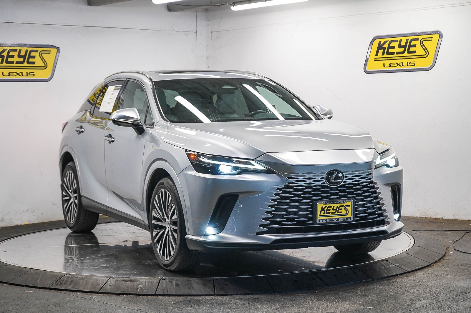 Thumbnail: 2023 Lexus RX - 4