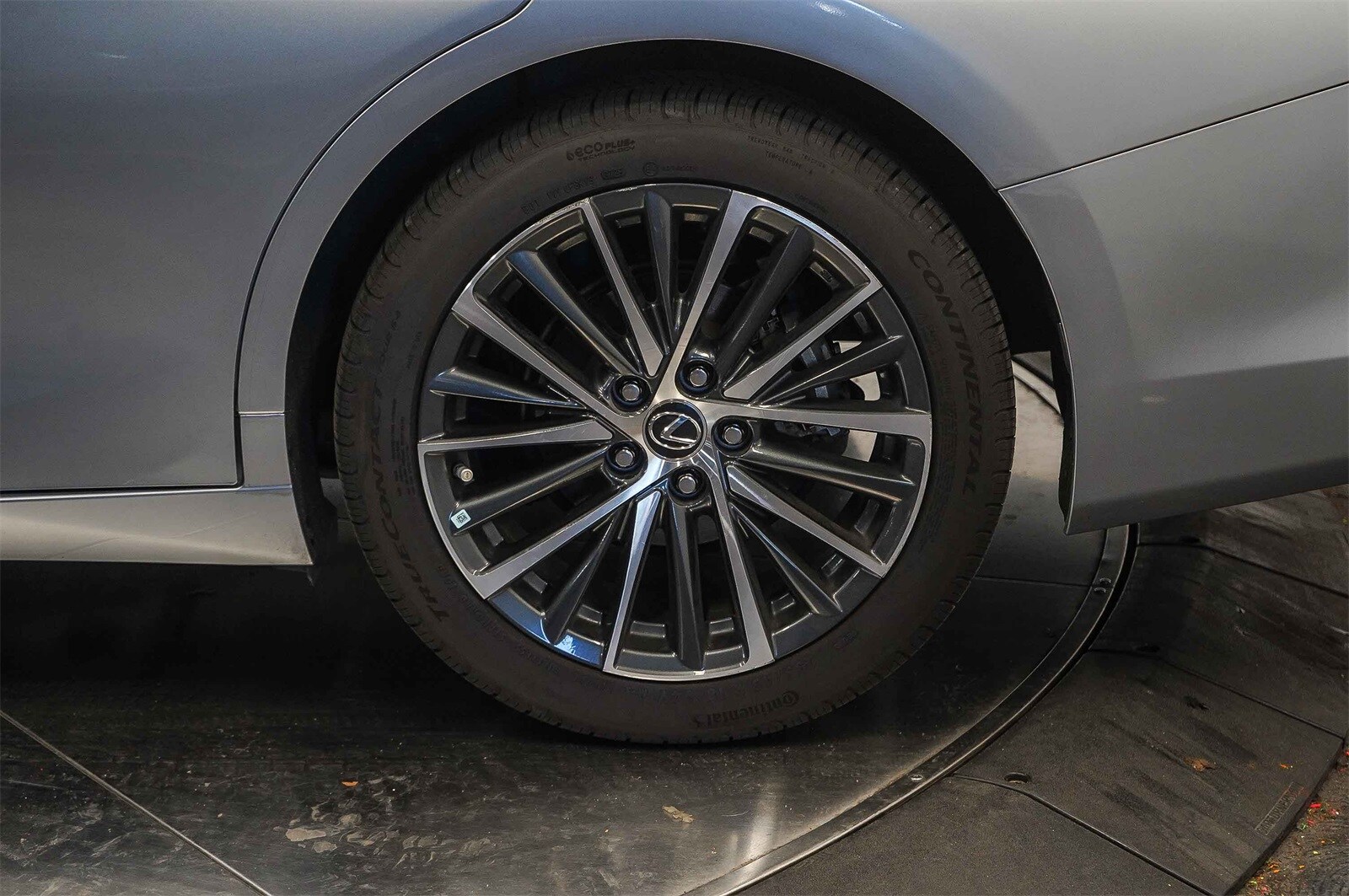 Thumbnail: 2023 Lexus ES - 10