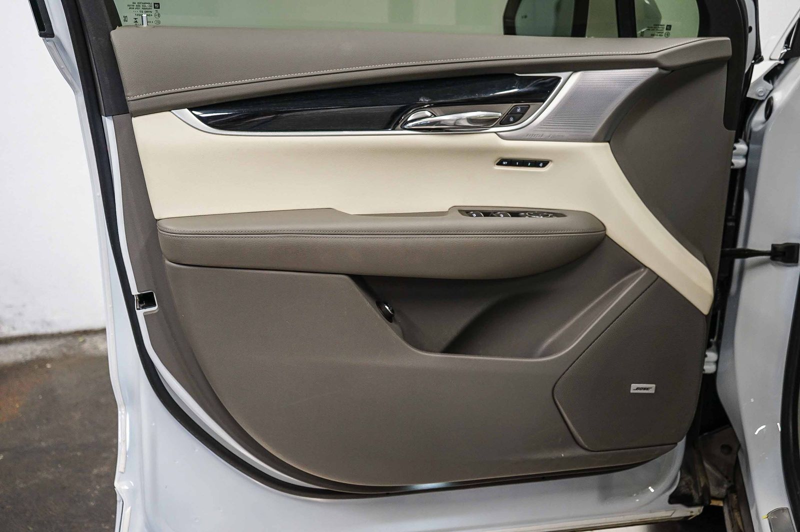 Thumbnail: 2024 Cadillac XT6 - 20
