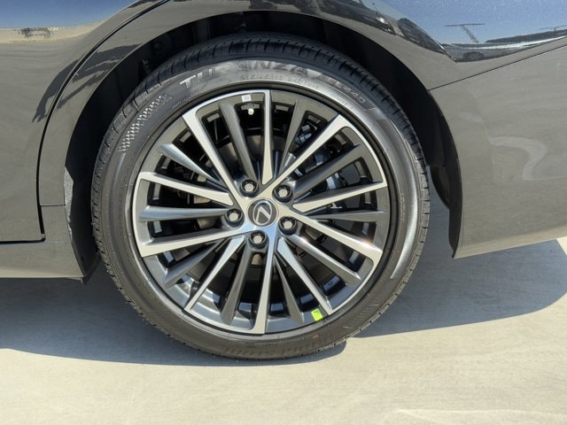 Thumbnail: 2025 Lexus ES - 15
