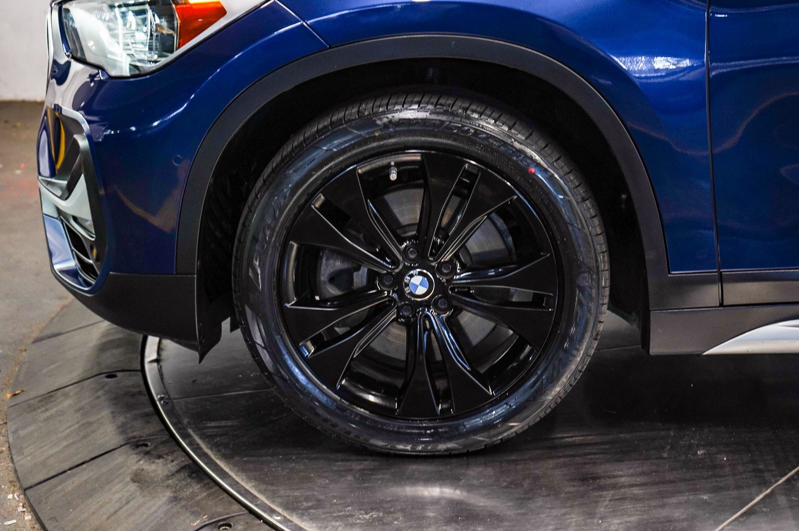 Thumbnail: 2020 BMW X1 - 9