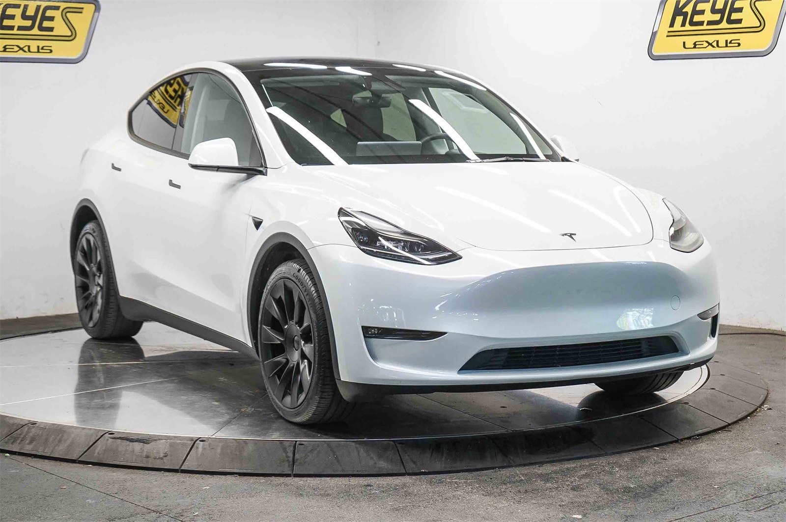 Thumbnail: 2023 Tesla Model Y - 5