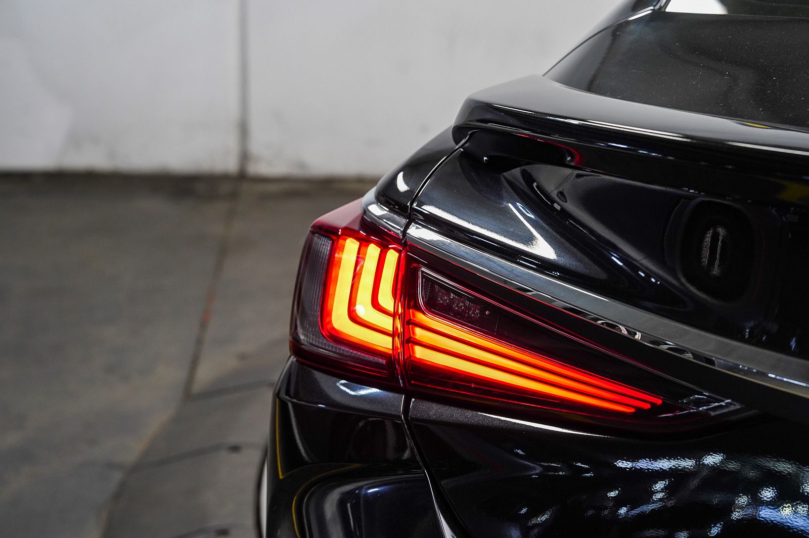 Thumbnail: 2025 Lexus ES - 11