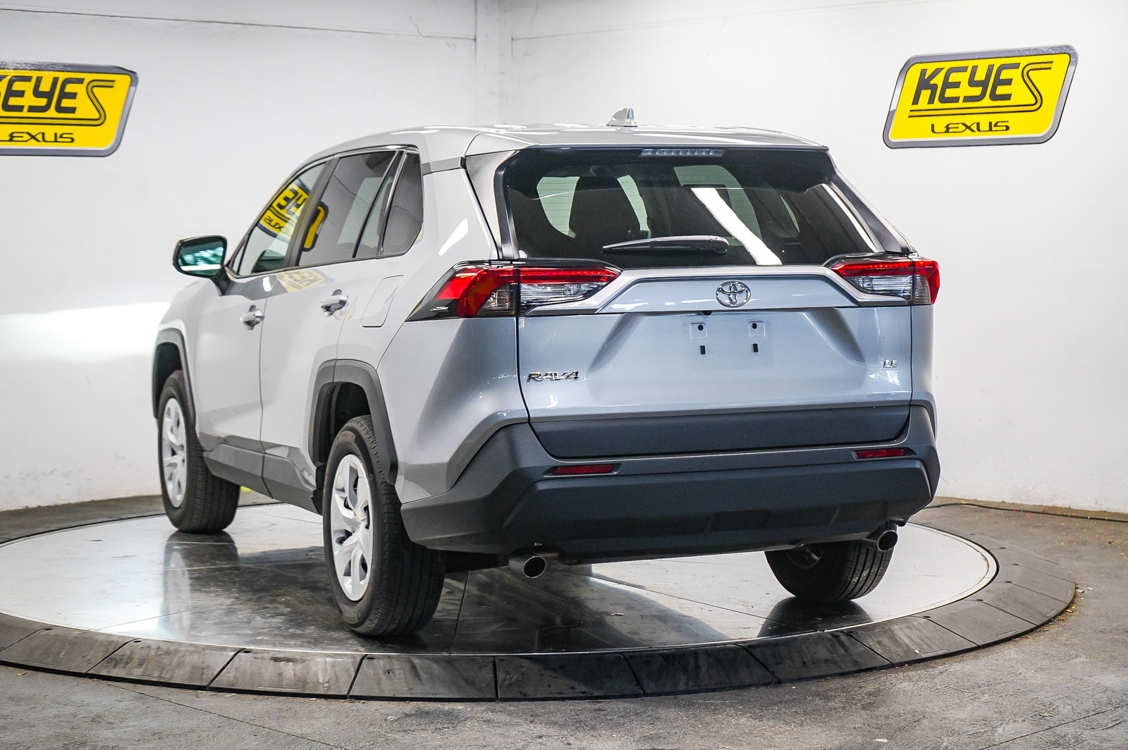 Used 2025 Toyota RAV4 LE with VIN 2T3H1RFV2SW382411 for sale in Kansas City