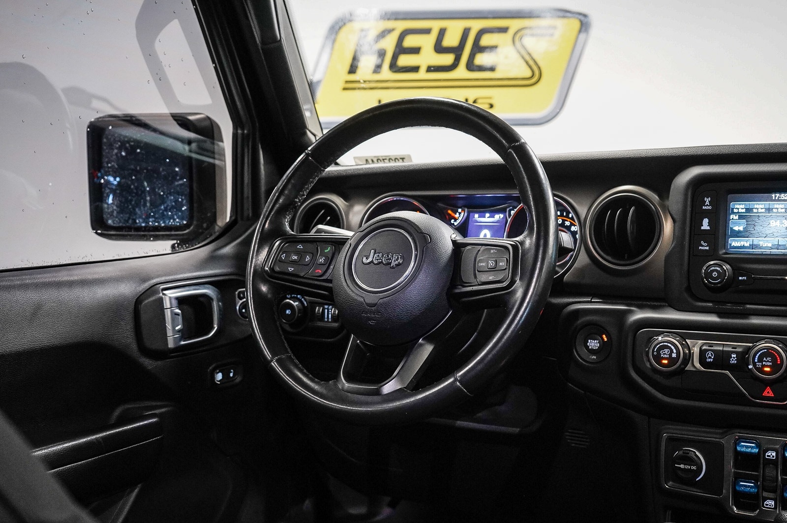 Thumbnail: 2019 Jeep Wrangler - 15