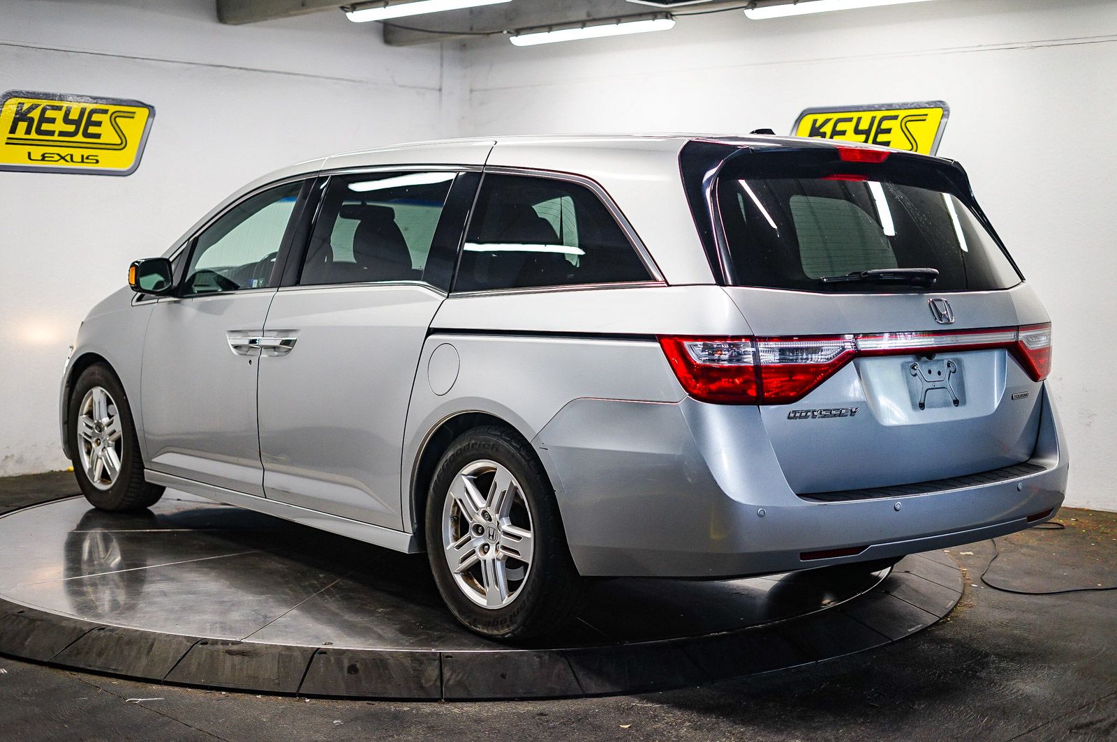 Thumbnail: 2012 Honda Odyssey - 2