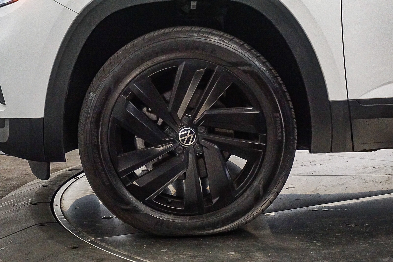 Thumbnail: 2023 Volkswagen Atlas - 8