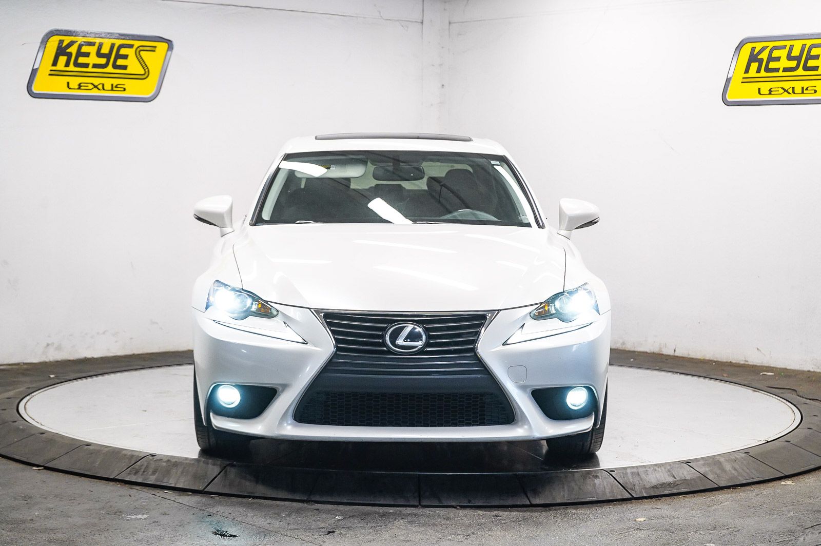 Thumbnail: 2016 Lexus IS - 6