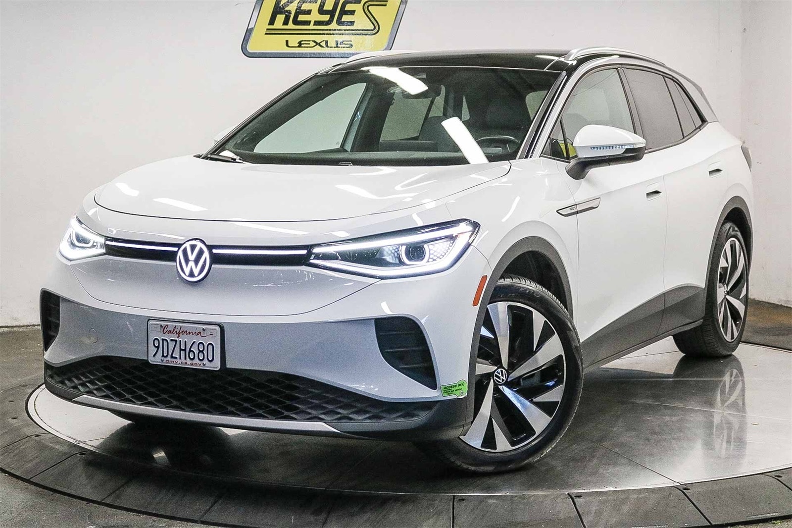 Thumbnail: 2022 Volkswagen ID.4 - 1