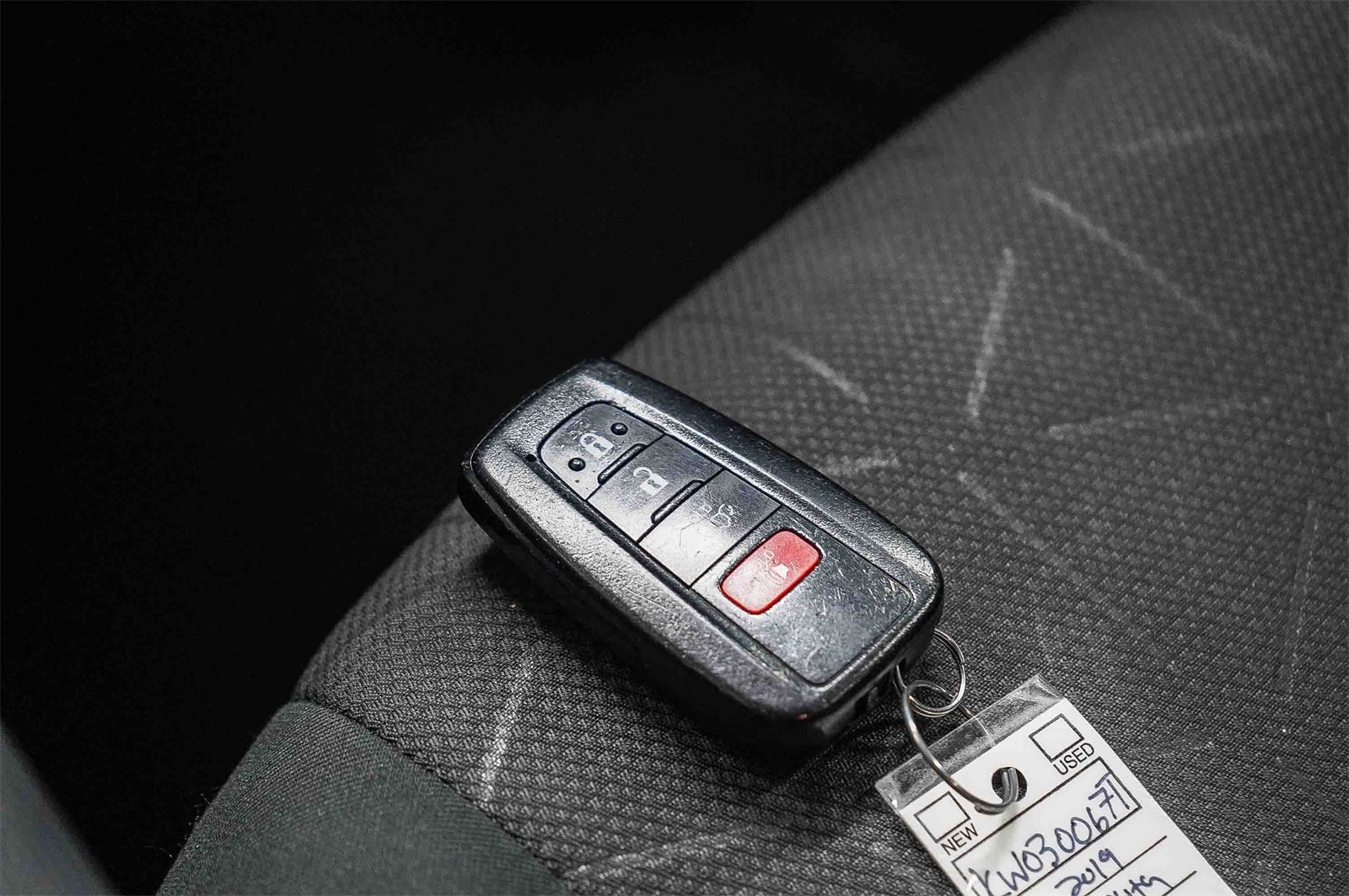 Thumbnail: 2019 Toyota RAV4 - 27