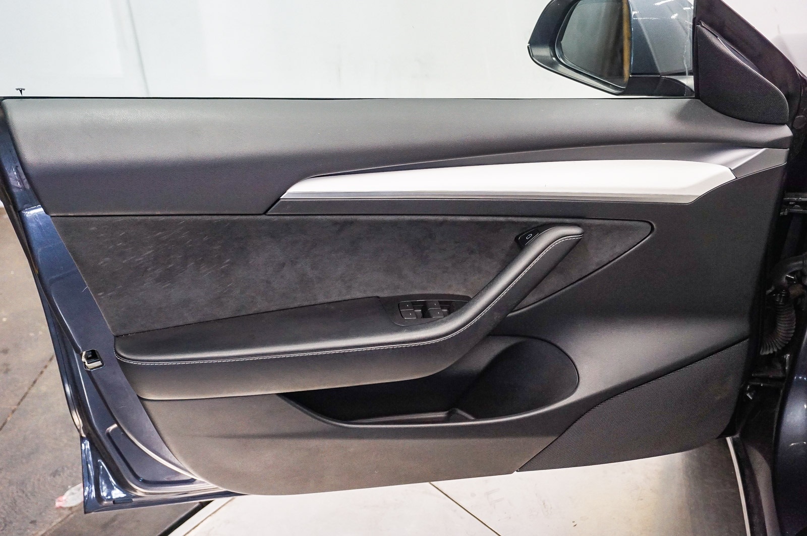 Thumbnail: 2023 Tesla Model 3 - 22