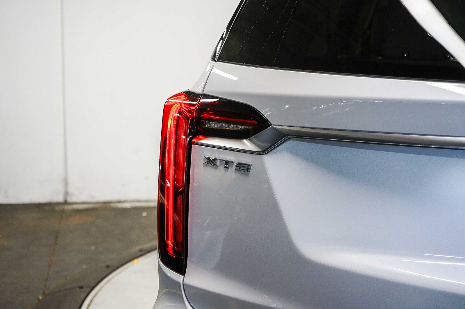 Thumbnail: 2024 Cadillac XT6 - 8