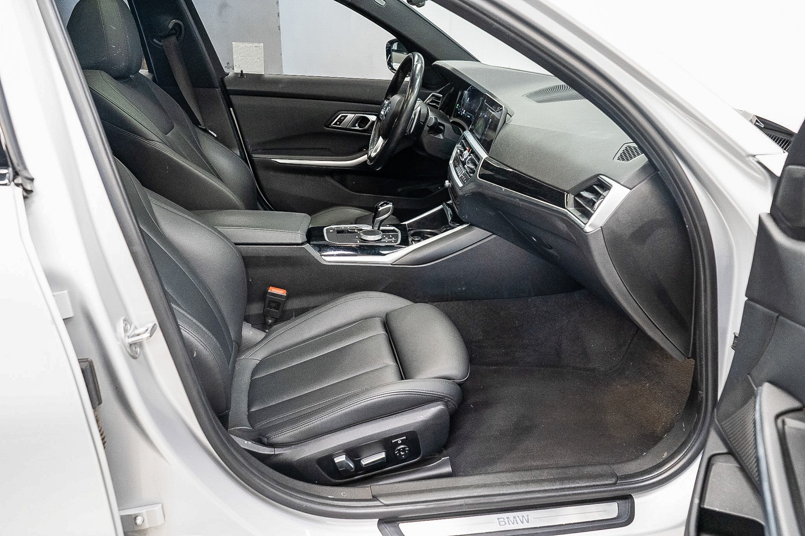 Thumbnail: 2019 BMW 3 Series - 17