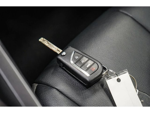 2024 Toyota Camry SE 27