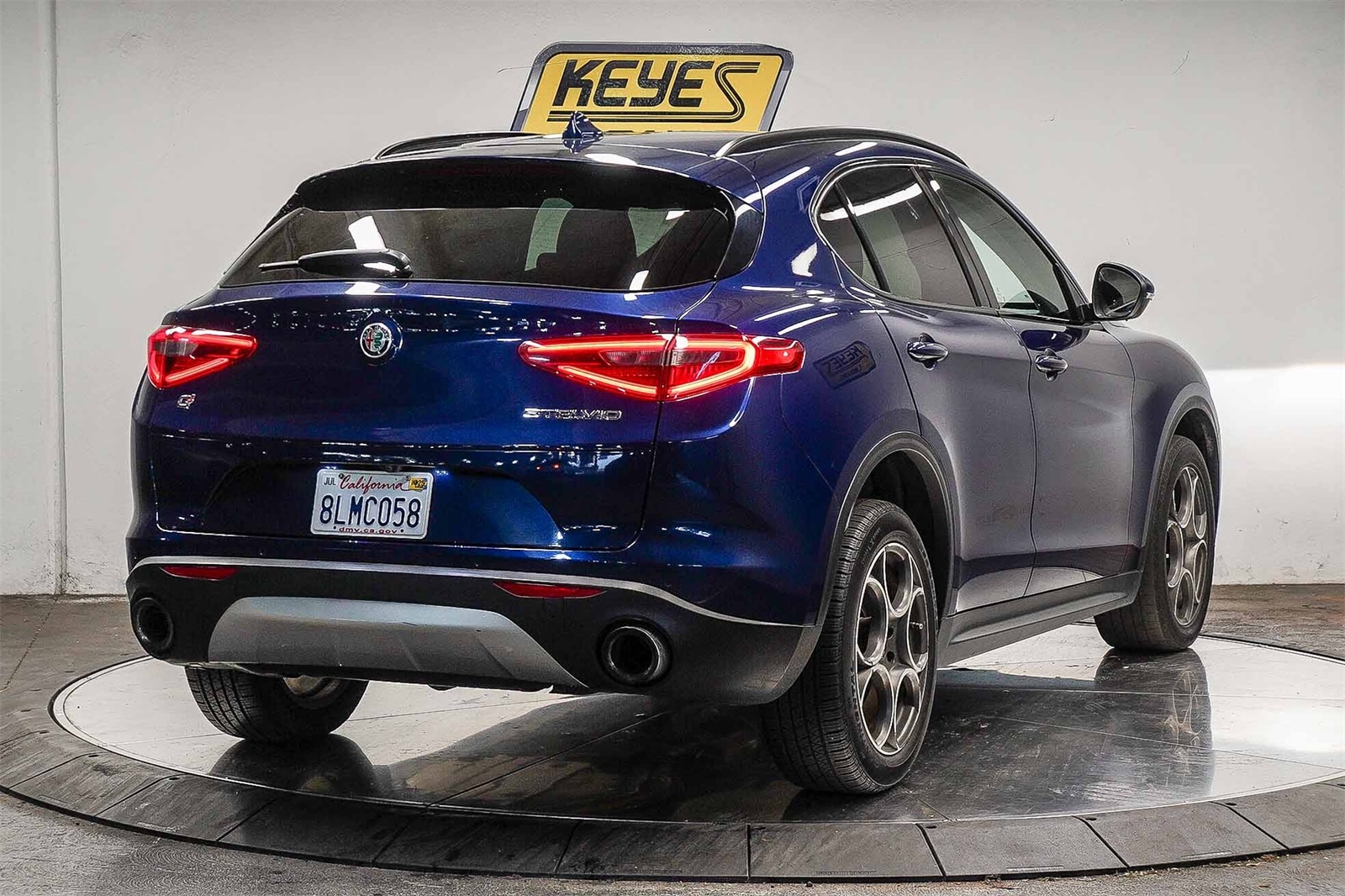 Thumbnail: 2018 Alfa Romeo Stelvio - 4