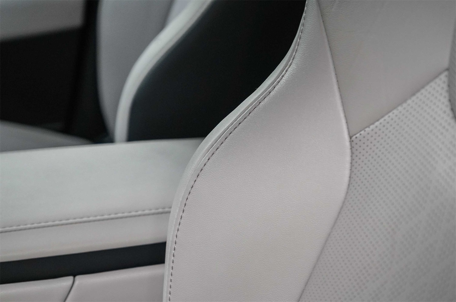 Thumbnail: 2023 Lexus RX - 20